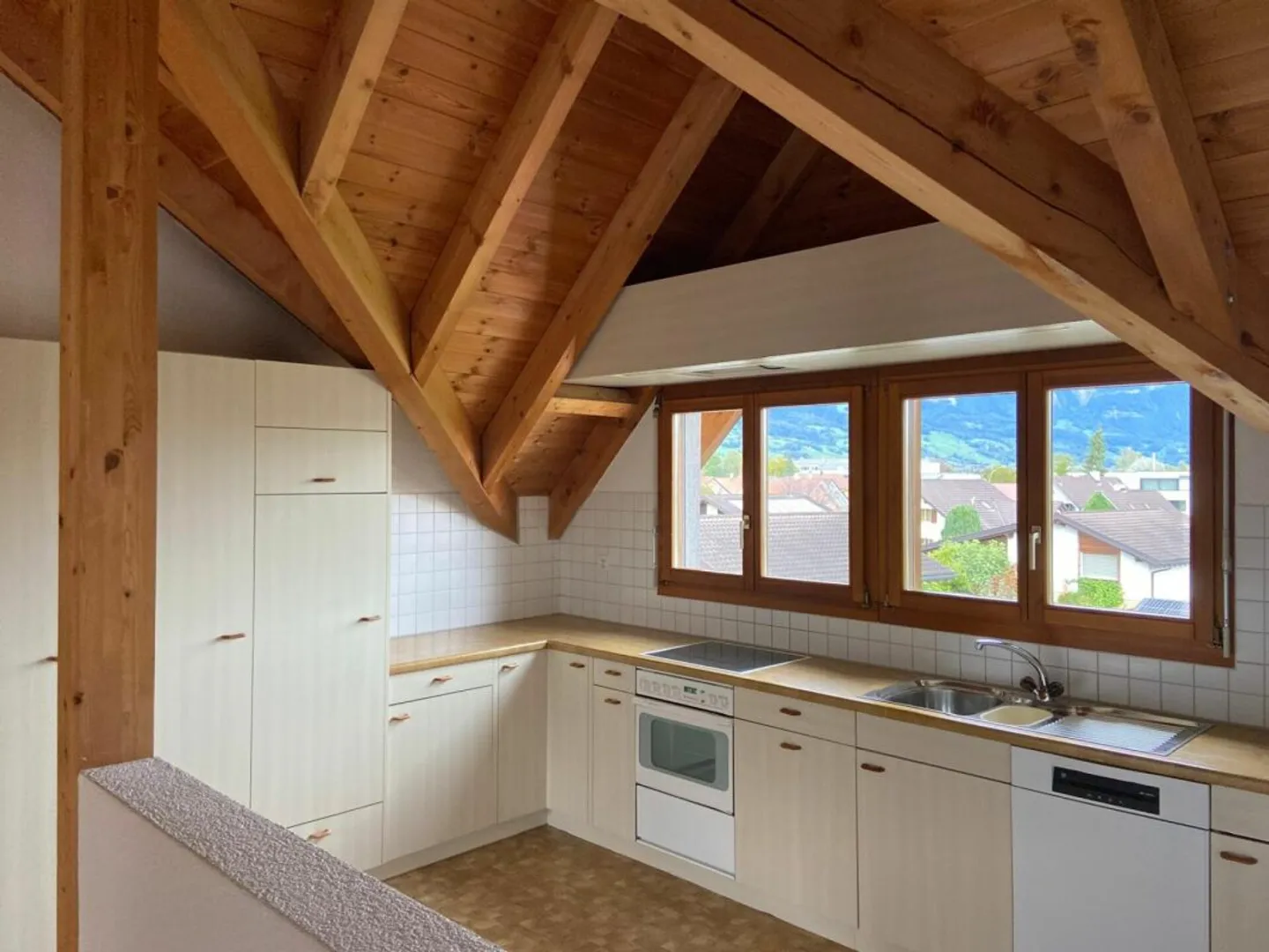 Charmante Dachwohnung in Werdenberg - Foto 4 von 12