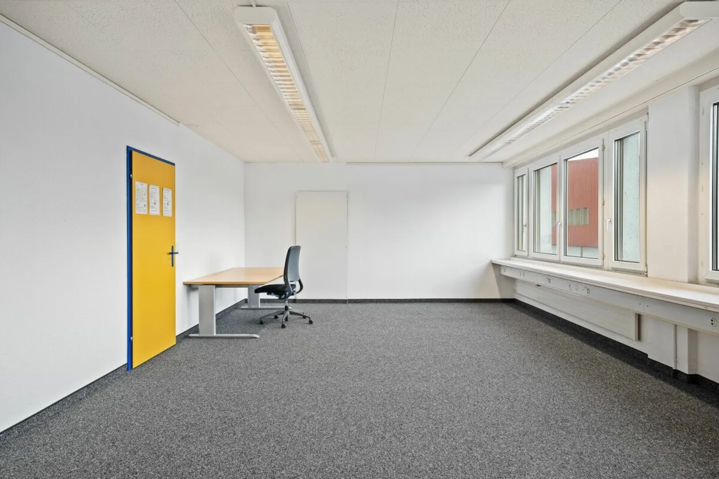 Helle Büroräume mit Aussicht - Foto 9 von 11