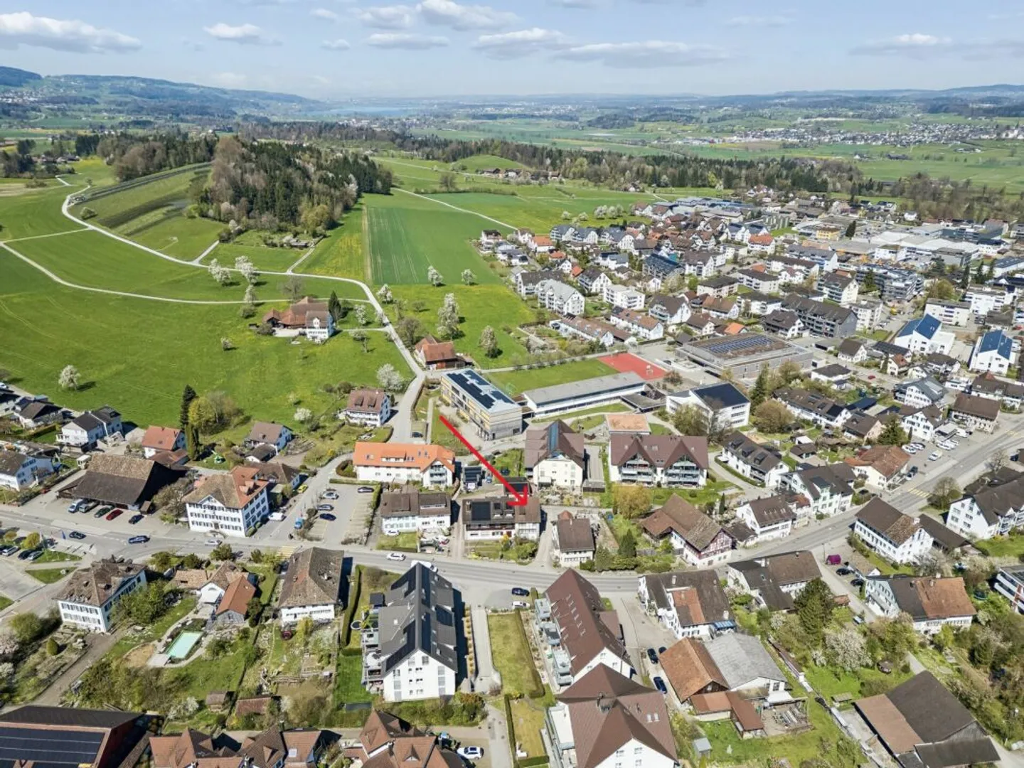 Affascinante casa Flarz con appartamento nel cuore di Grüningen - Foto 3 di 13