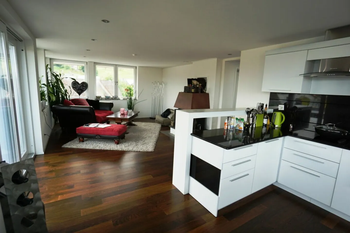 Appartement 4.5 pièces dans un emplacement central - Photo 1 sur 8