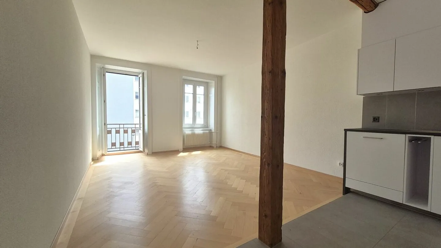 Schöne 3-Zimmer-Wohnung mit Balkon in La Chaux-de-Fonds - Foto 3 von 10