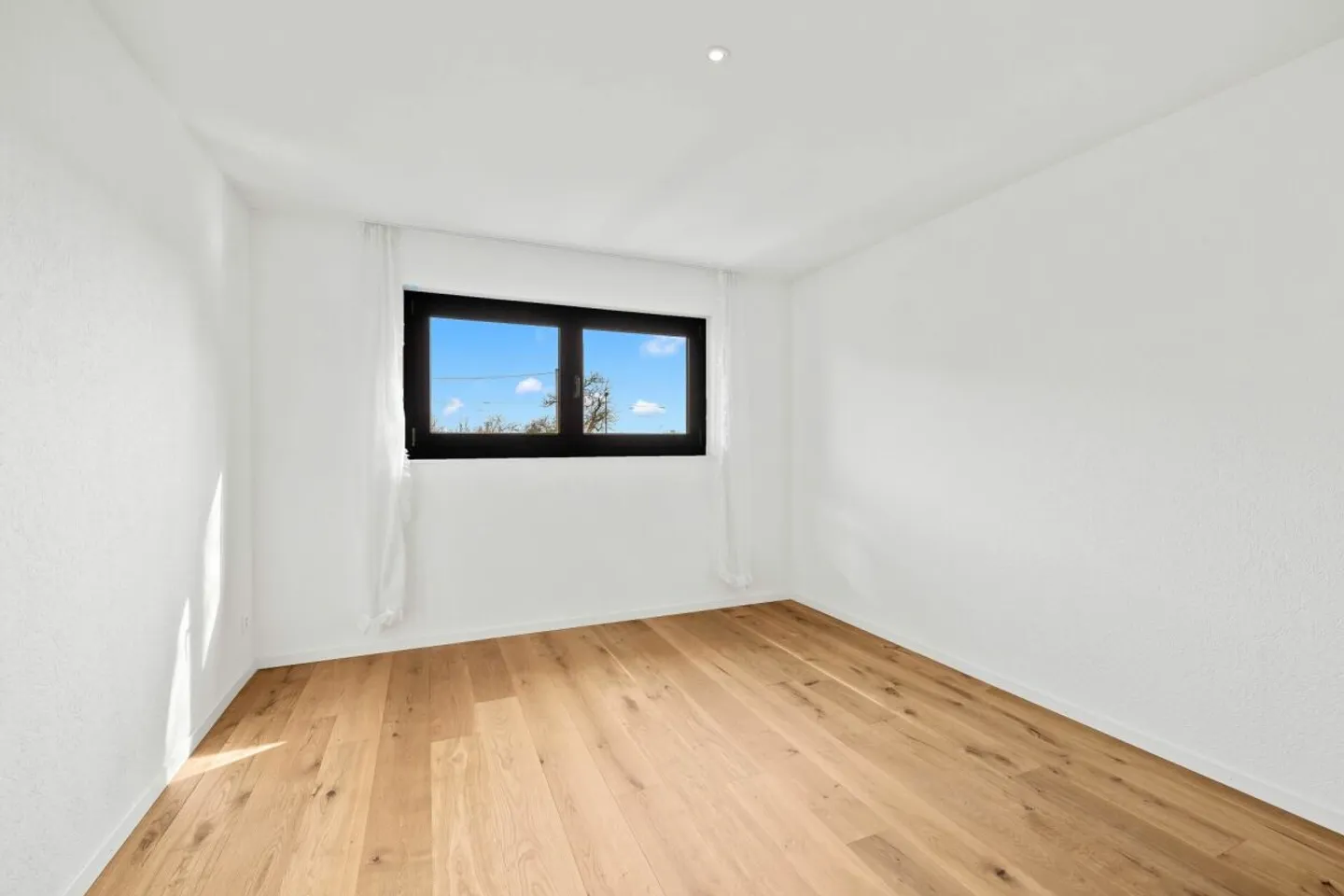 Sunny 3.5-room apartment in a central location - Photo 4 of 13