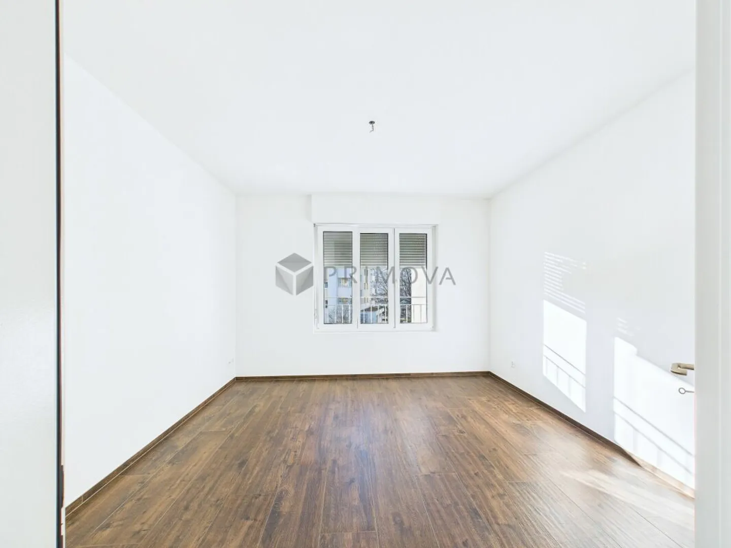 Modern residential jewel in the heart of Basel, completely renovated 3.5 room apartment directly on the Rhine - Photo 5 of 10