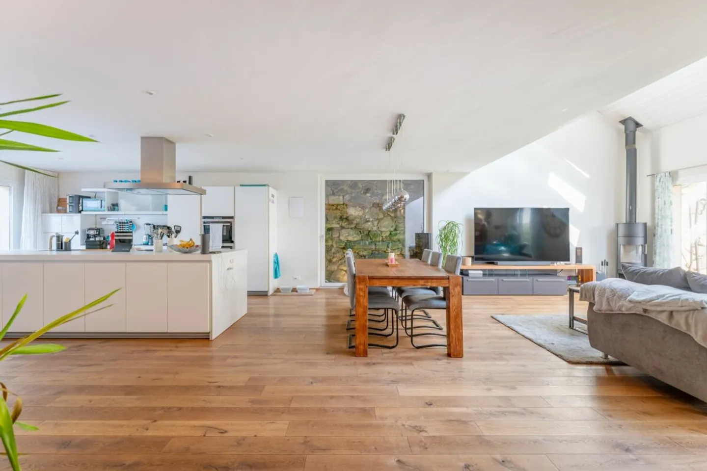 2 Parties de Maison - 11 Chambres - 370 m² de Surface Habitable - 2'468 m² d'Environnement - Photo 3 sur 13