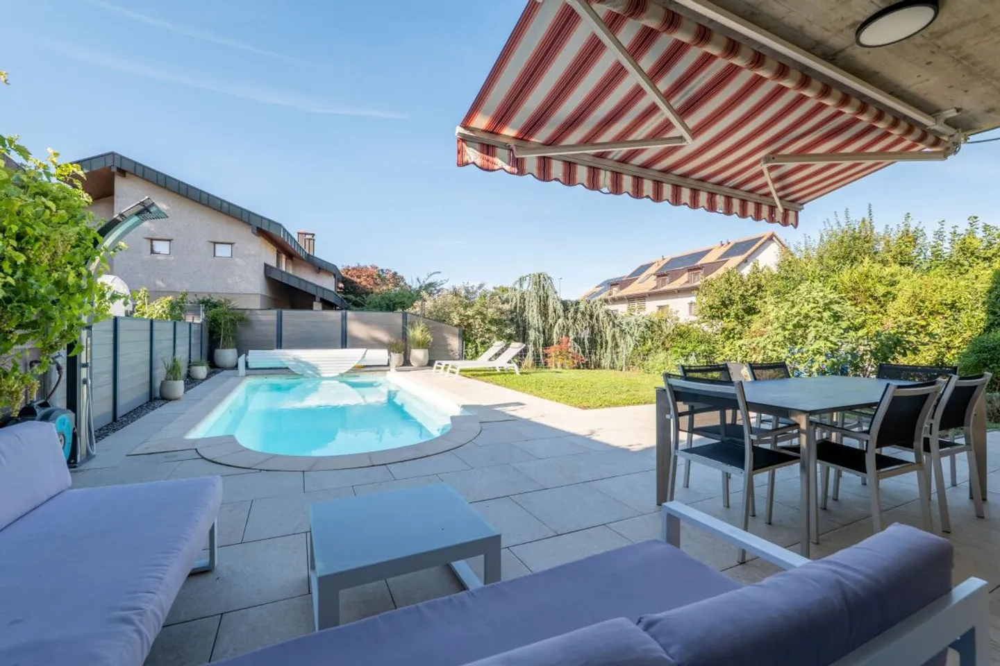 Architektenvilla mit 7,5 Zimmern, beheiztem Pool und Whirlpool in Corcelles-près-Payerne - Foto 11 von 11