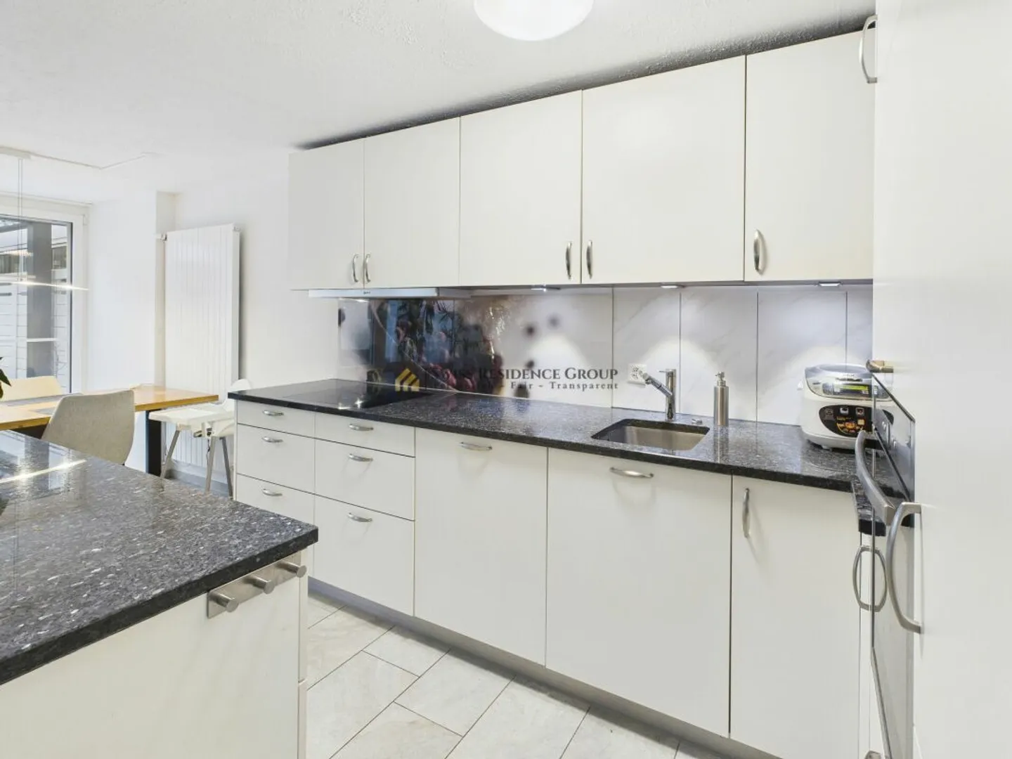 Modernes 5.5-Zimmer-Reiheneinfamilienhaus mit exklusivem Gartenjuwel - Foto 7 von 13