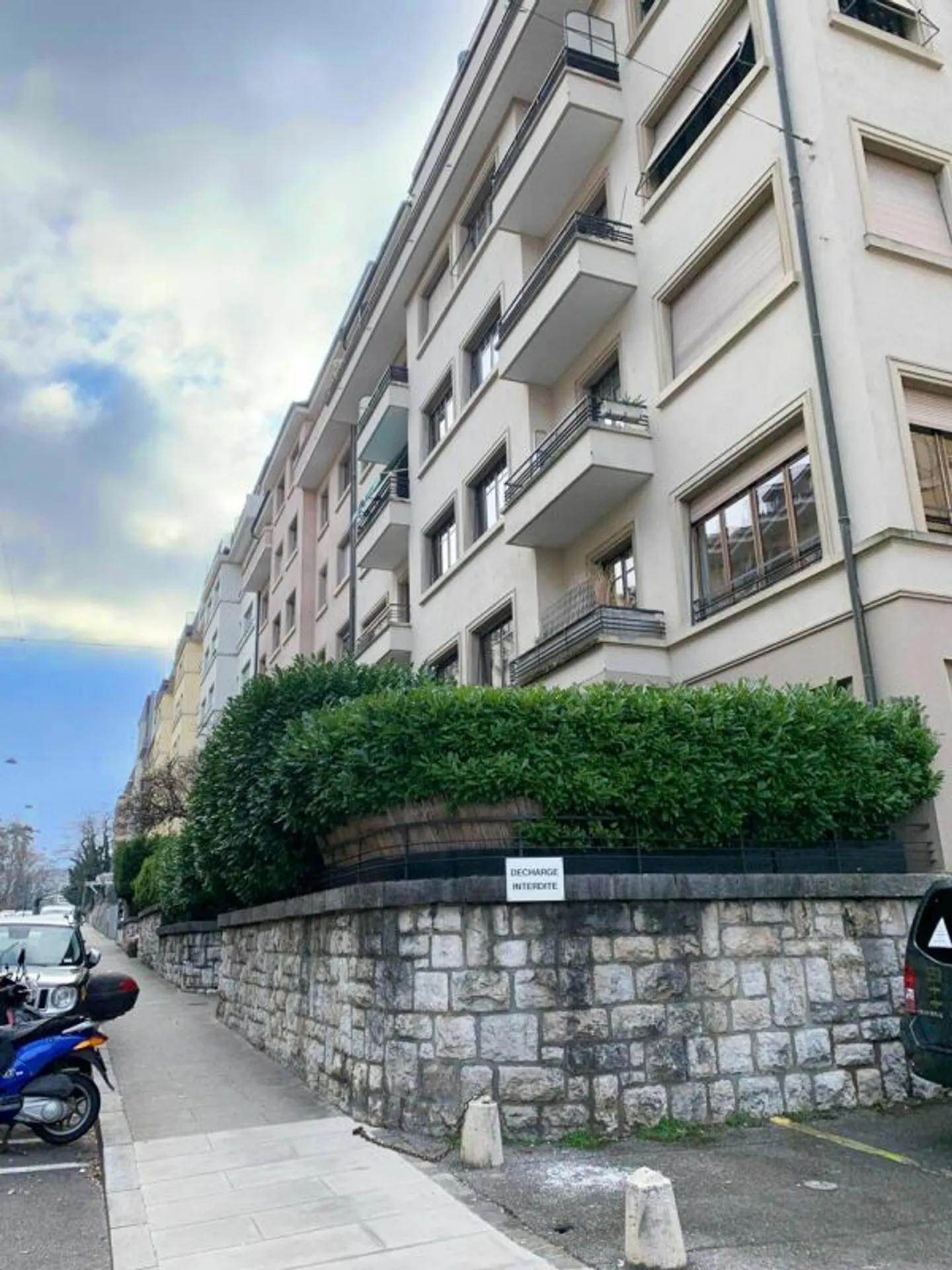 Appartamento con balcone al 2° piano - Foto 1 di 13