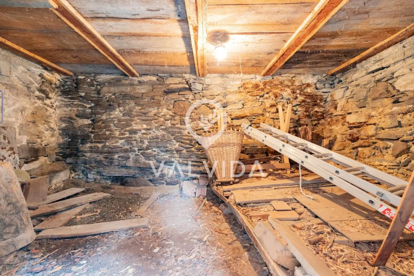 3.5 Room Apartment with Panoramic View and Development Potential in Hohtenn - Photo 13 of 13