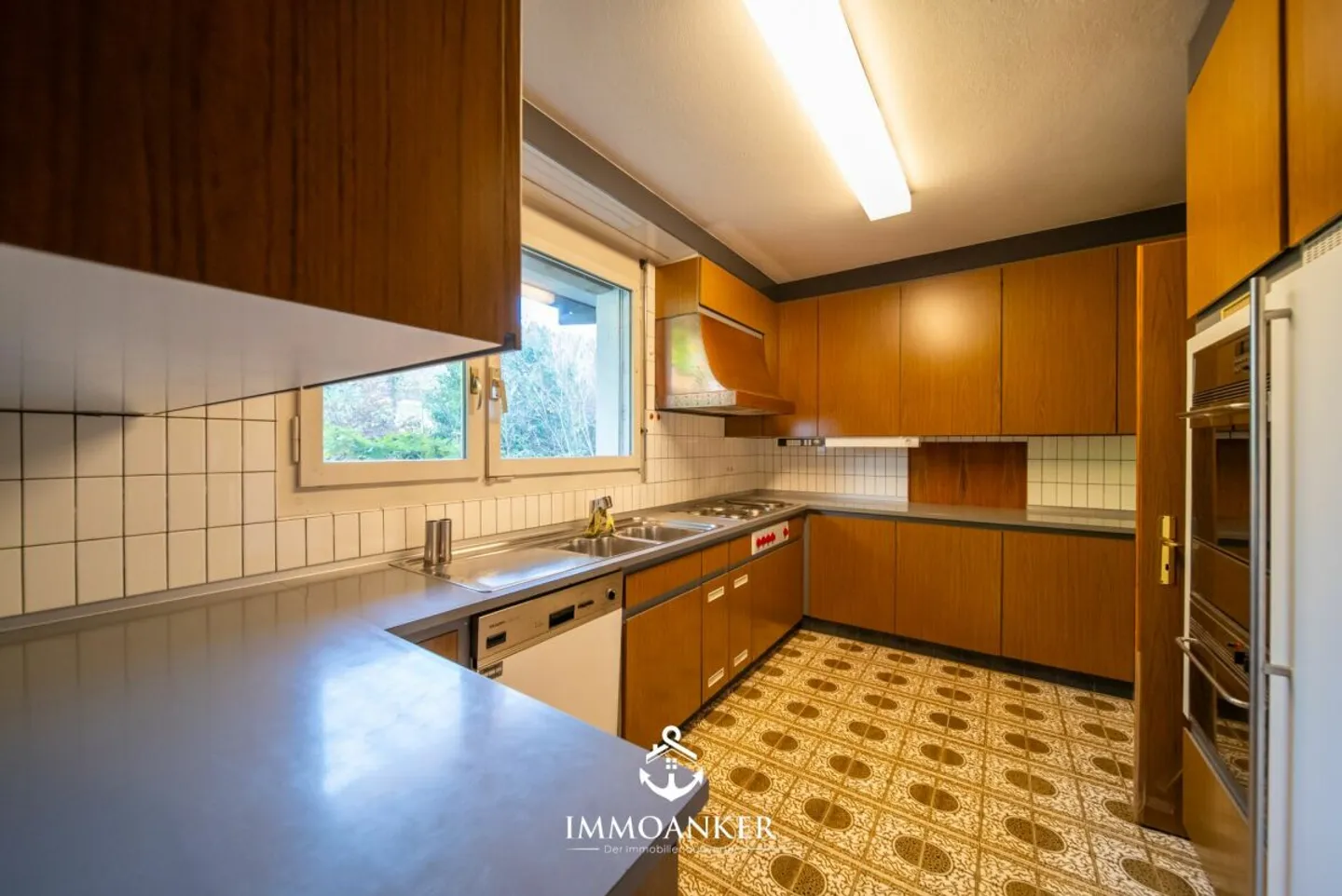 A Villa with Potential in Lüscherz - Photo 5 of 13