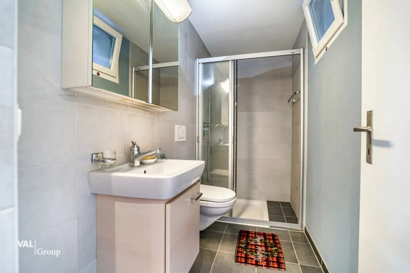 Casa bifamiliare con valore aggiunto: vivere, vivere e affittare sotto lo stesso tetto - Foto 7 di 13