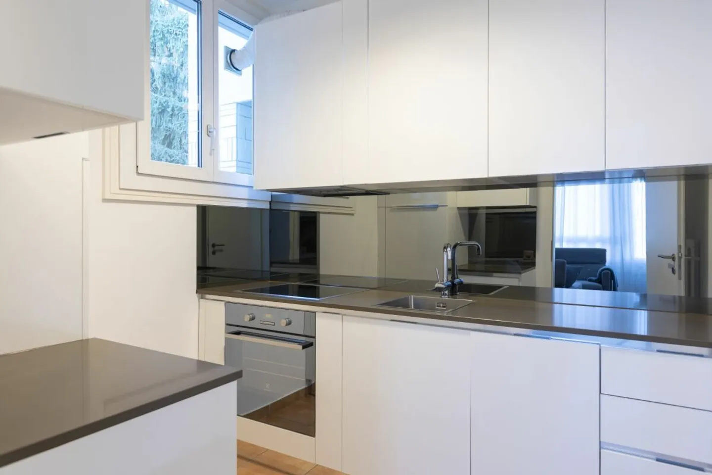 Pacchetto di 4 appartamenti e 4 posteggi affittati a reddito - Photo 4 of 9