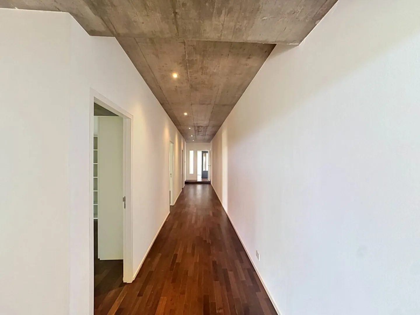 Appartement d'exception avec vue sur le lac - Photo 6 sur 9