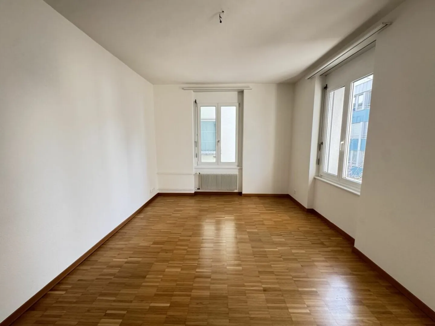 Urban living in a prime location: Beautiful 3.5-room apartment near Limmat and Zurich Wipkingen train station - Photo 4 of 8