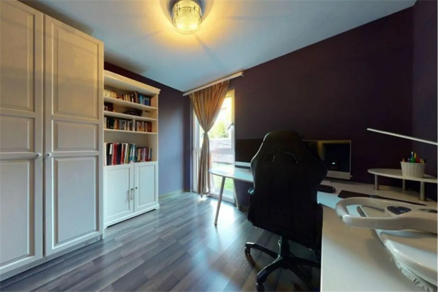 Stylish 4.5-room garden apartment with parking space in the garage and outdoor parking - Photo 12 of 12