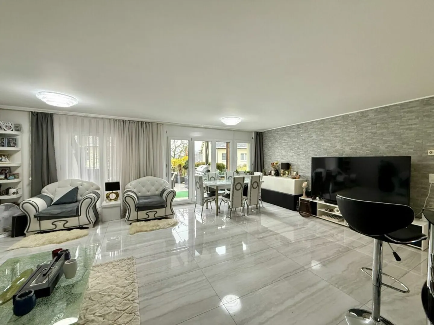 Appartement attrayant de 5,5 pièces ensoleillé - Photo 4 sur 13