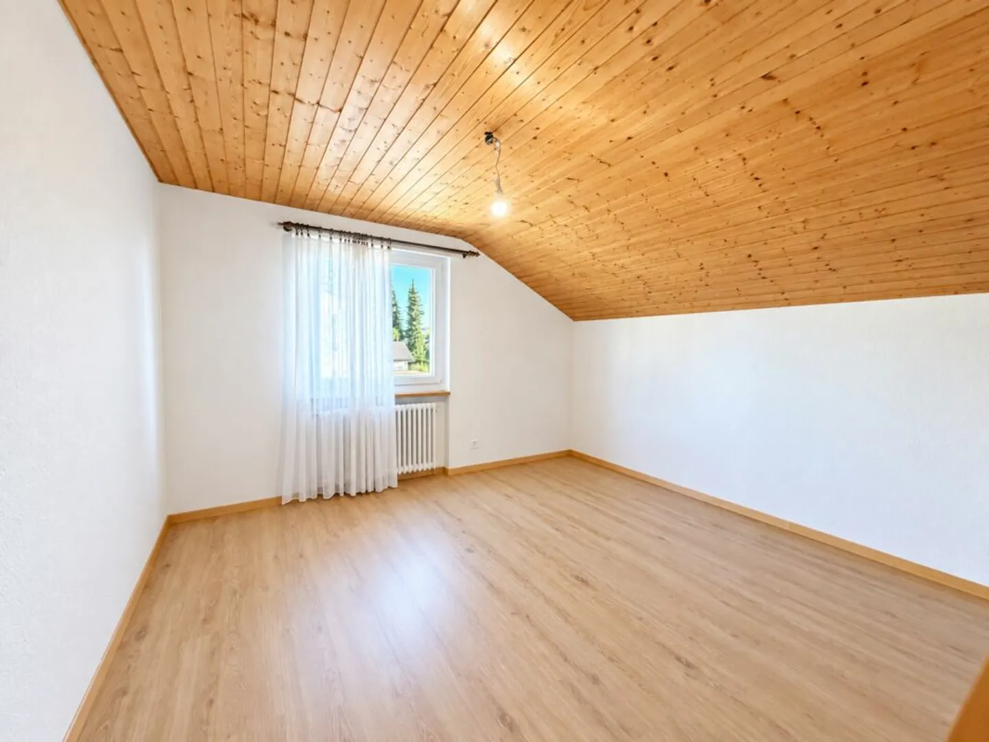 Charmantes Einfamilienhaus mit Garten - Foto 10 von 13