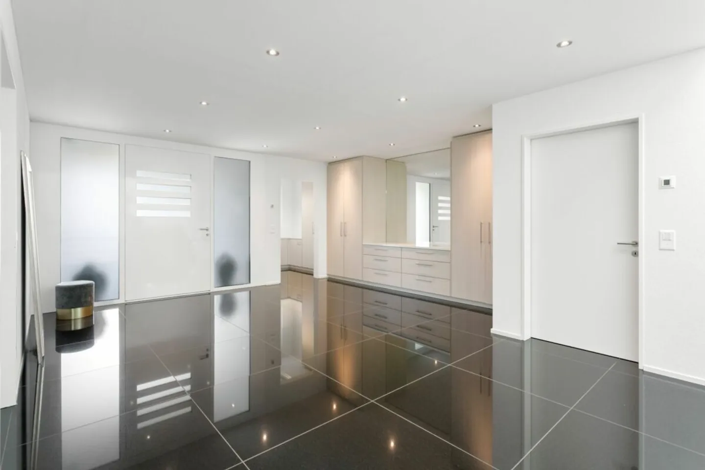 Villa de Luxe Moderne avec Grande Garage Souterrain - Photo 4 sur 13