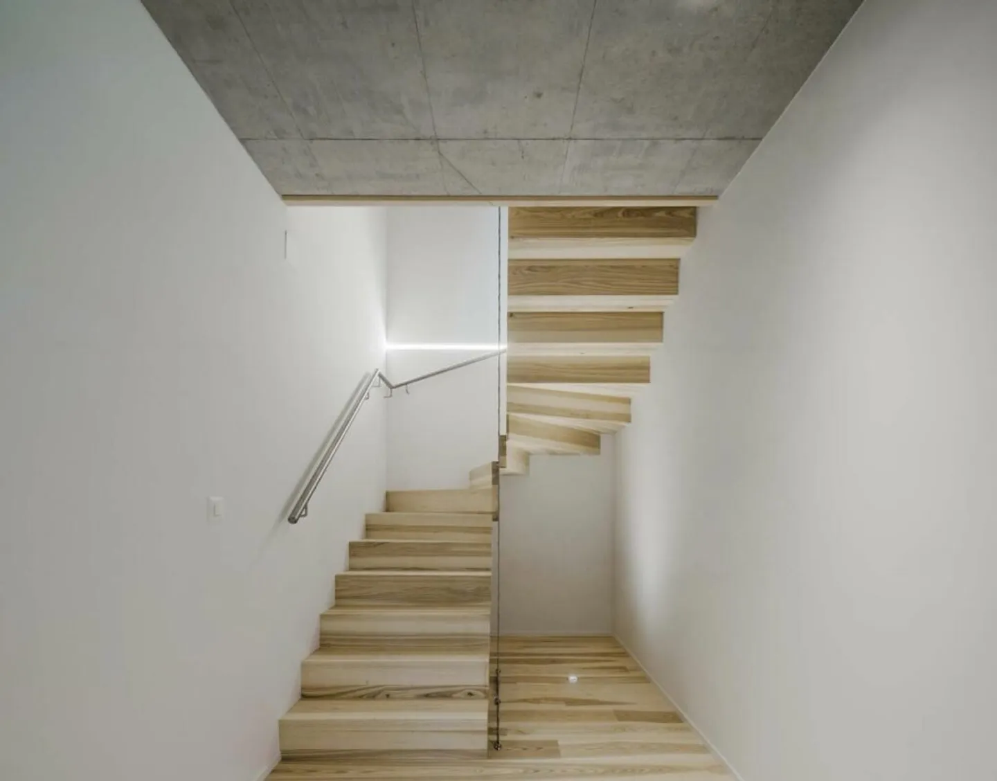 Elevated 5.5-room single-family house with beautiful views and tranquility - Photo 9 of 11