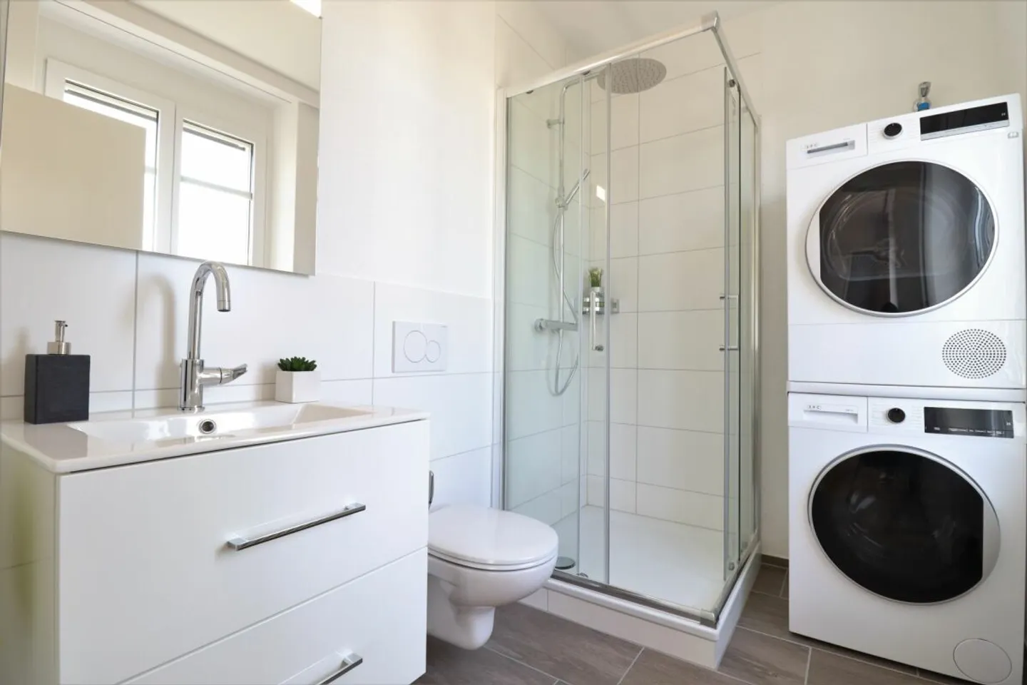 Appartement moderne de 2,5 pièces dans un quartier calme - Photo 5 sur 6
