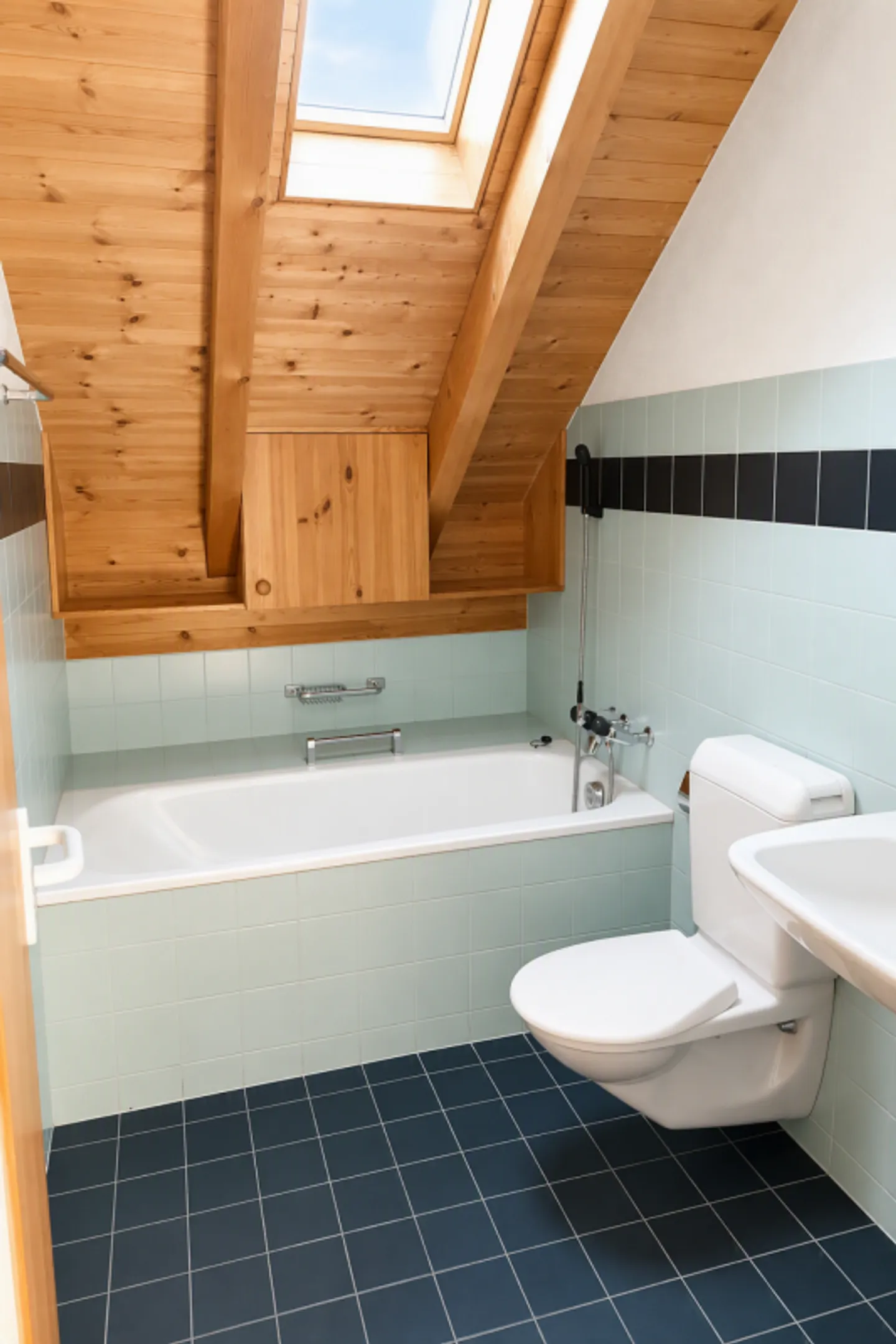 Charming 4.5-room attic apartment in Werdenberg - Photo 6 of 10