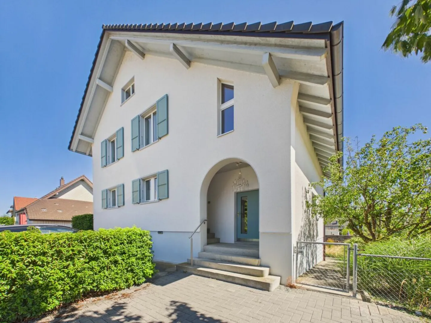 Charmantes Einfamilienhaus mit grossem Garten und ausgebautem Dachstock - Foto 1 von 13