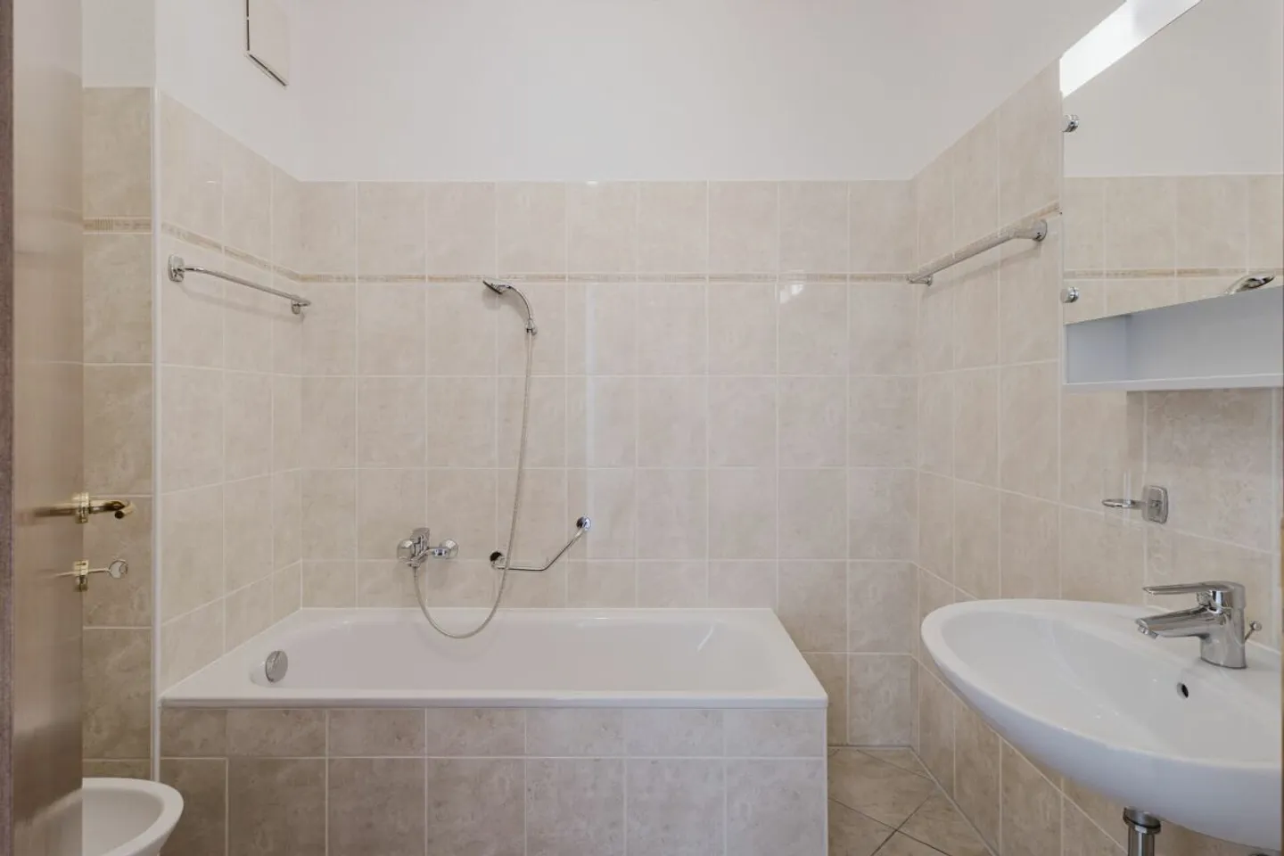 Helles Apartment in strategischer Lage in Lugano - Foto 10 von 13