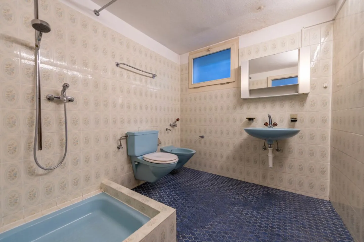 Space for Ideas: Spacious Single-Family Home on Two Floors - Photo 12 of 13