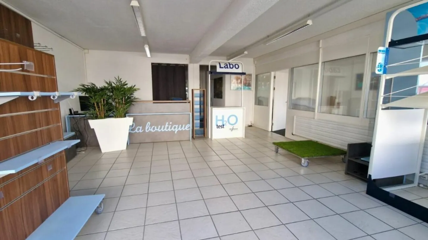 IDEALE PER NEGOZIO/SHOWROOM/ARTIGIANO - Foto 1 di 10