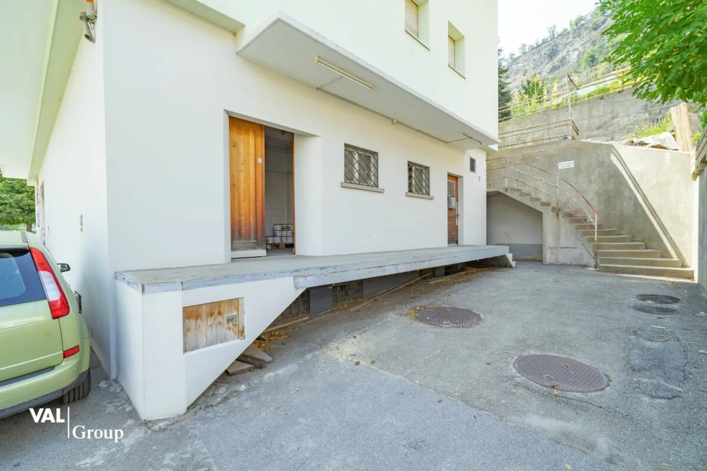 Dépôt/Entrepôt attrayant dans un emplacement central - Photo 9 sur 12