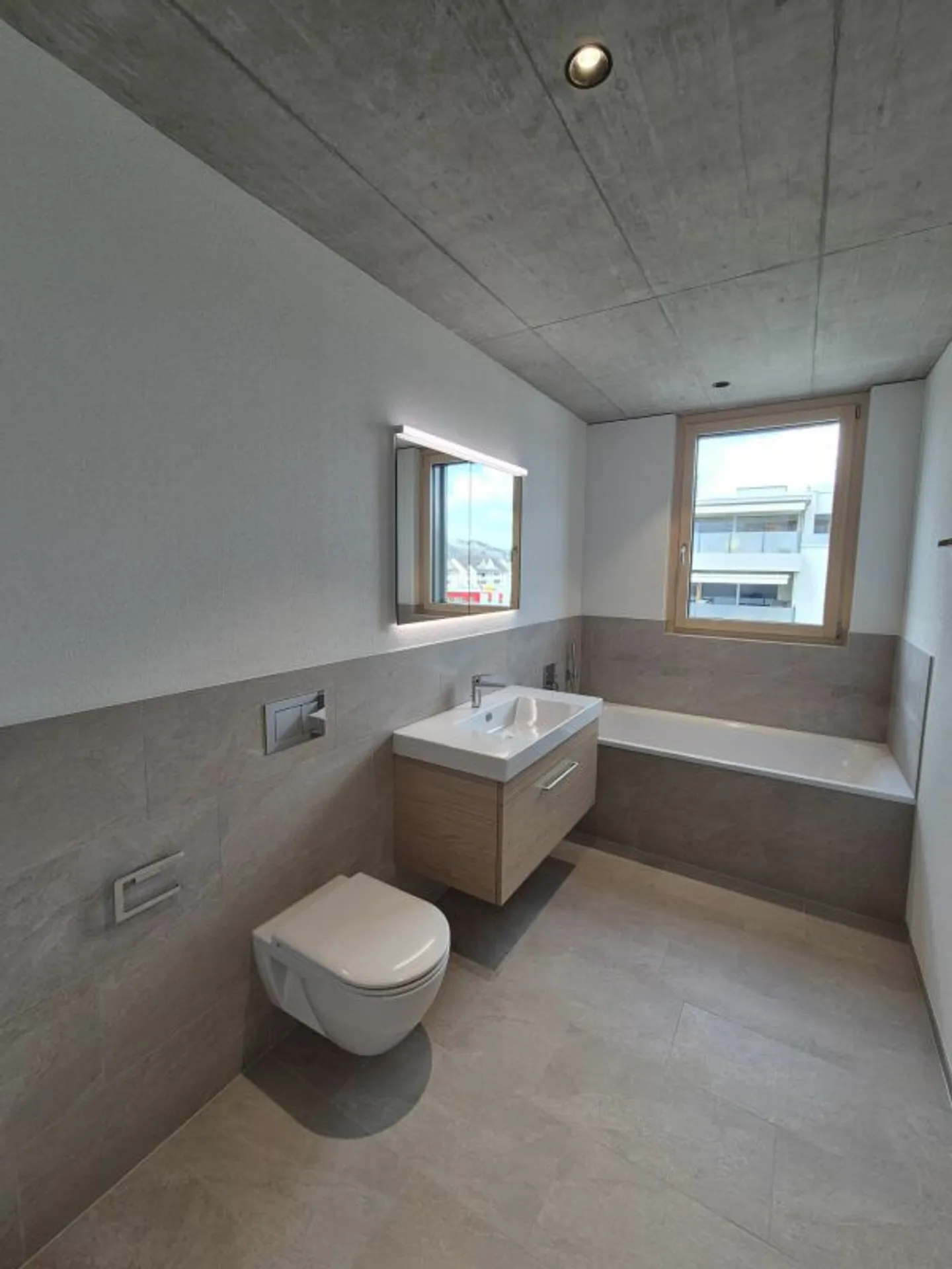 First occupancy - 4.5 rooms on the 2nd floor with large balcony - Photo 9 of 13