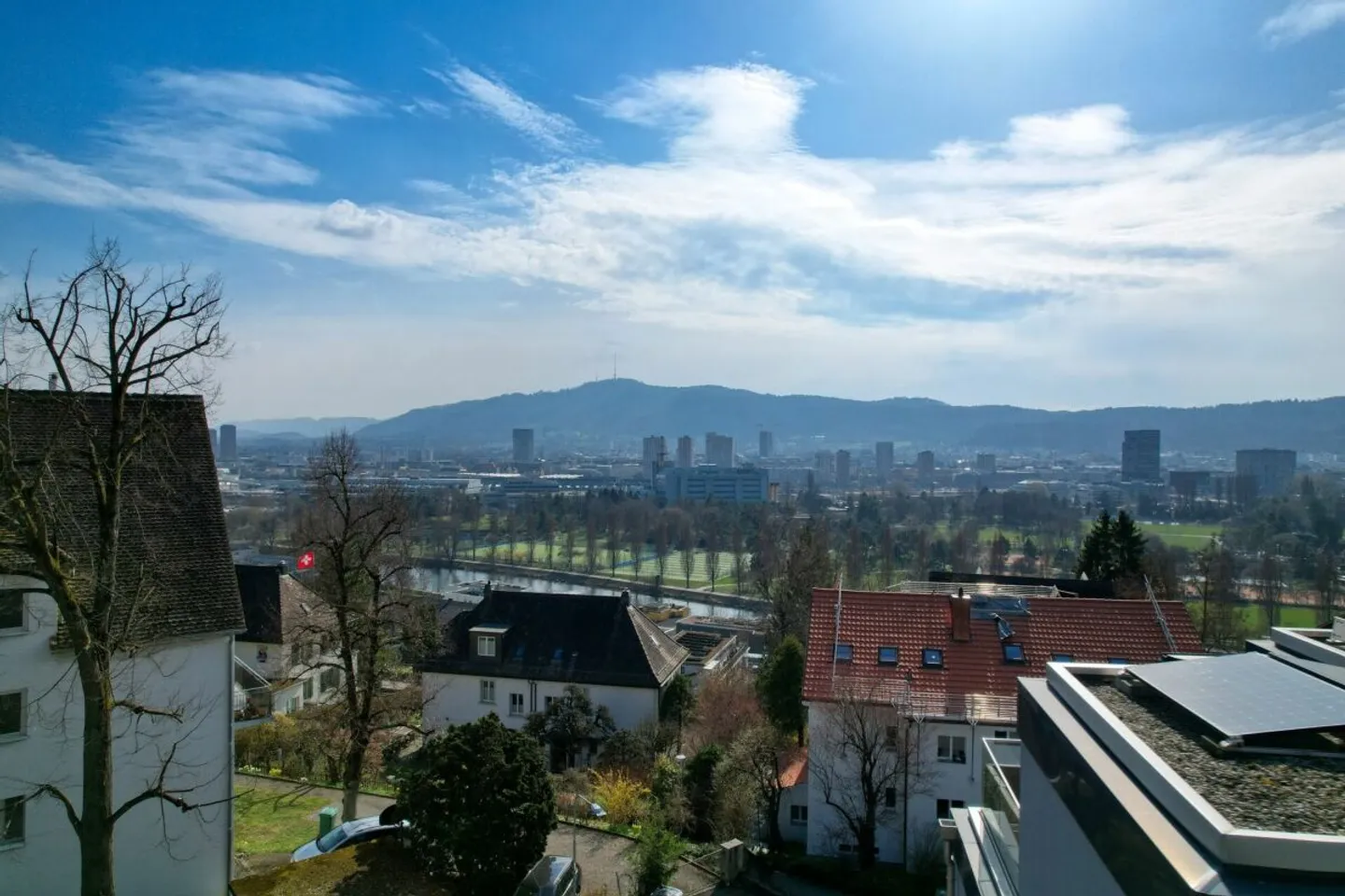 Helle 4.5-Zimmerwohnung in Höngg - Foto 2 von 13