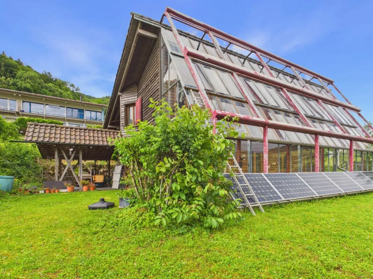 Geräumiges Familienhaus mit Aussicht - Foto 1 von 13