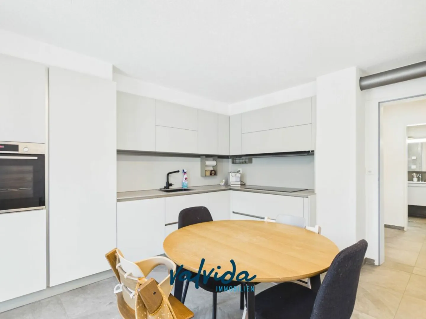 Maison de ville en duplex modernisée avec style à Niedergesteln - Photo 2 sur 13