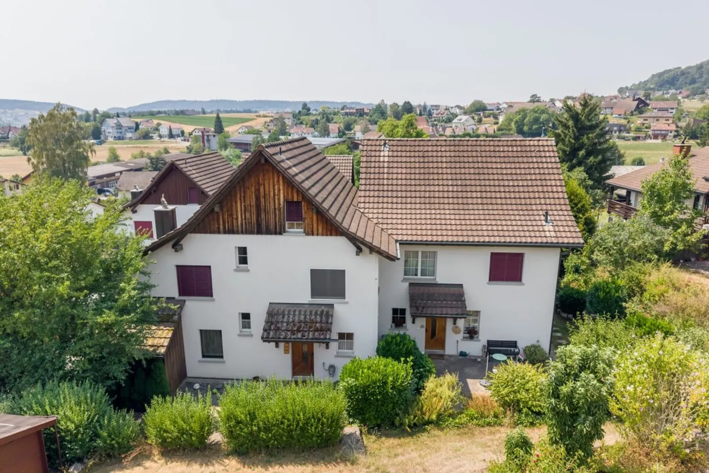 Maison familiale spacieuse et bien entretenue à rafraîchir - Photo 2 sur 13