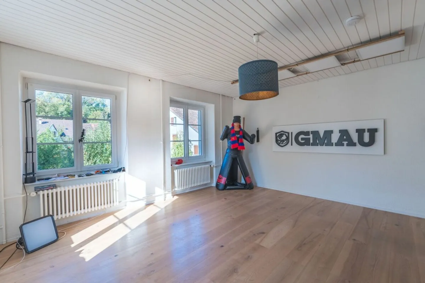 Zweifamilienhaus mit grosszügigem Grundstück - Photo 7 sur 13