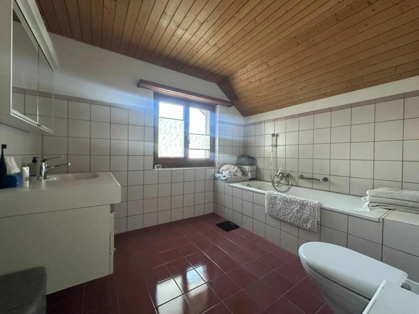 Maison individuelle de 5 ½ pièces pour personnes actives dans un emplacement idyllique à Gams - Photo 8 sur 12