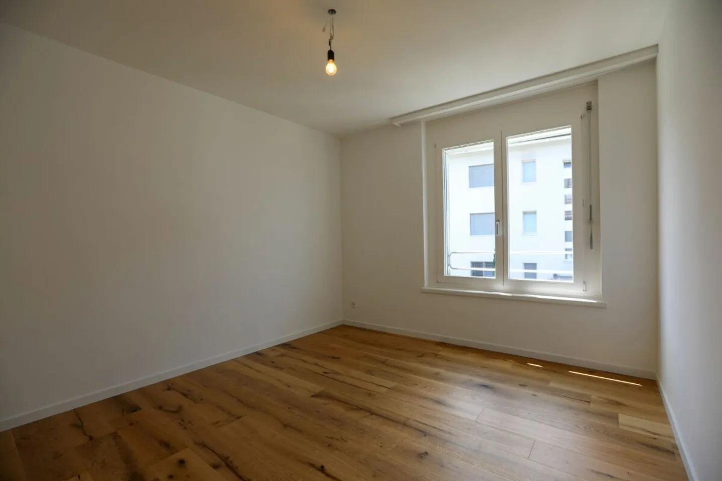 Freshly renovated 4.5-room apartment in a quiet location - Photo 7 of 11