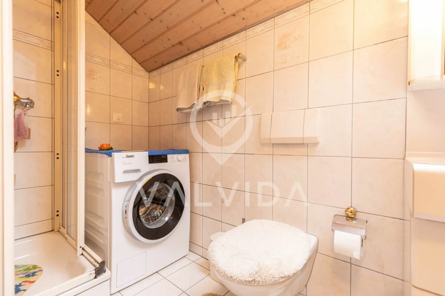 Attractive 4.5-room penthouse in a central location - Photo 4 of 13