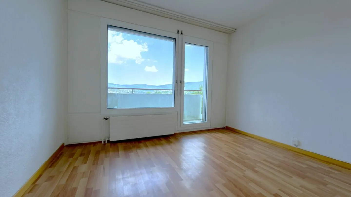 Large modern 3.5 room apartment - Photo 5 of 12