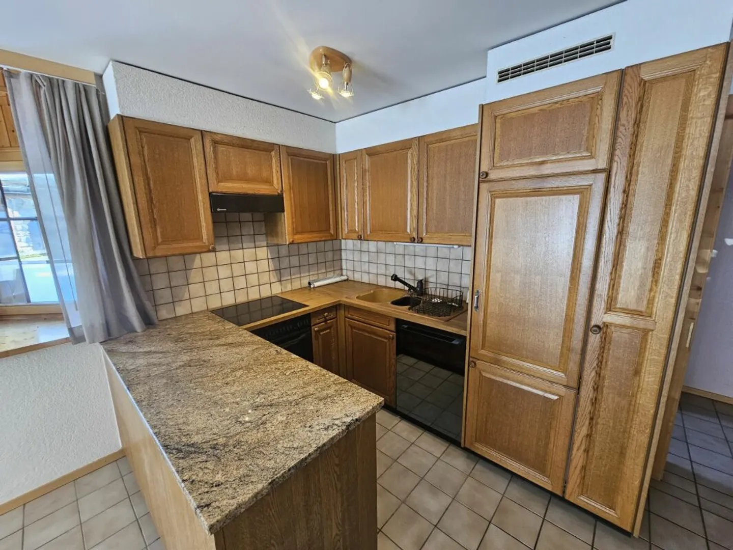 Chalet contigu d'angle de 5.5 pièces à Crans-Montana - Photo 3 of 4