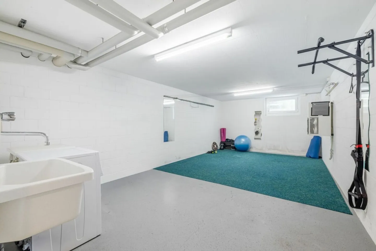 Diverse hobby rooms for sale in a lakeside location in Landschlacht - Photo 1 of 4