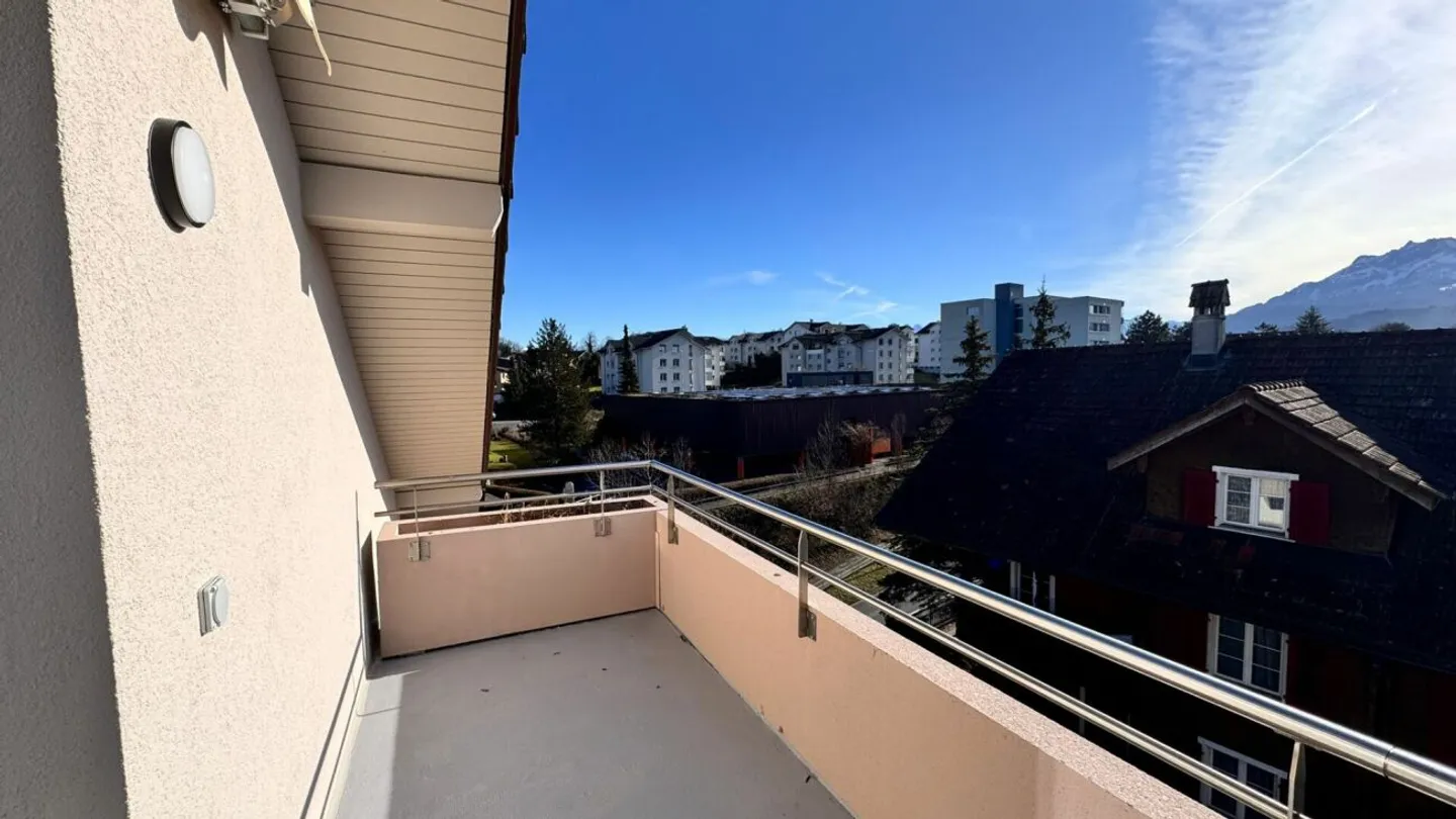 Luxuriöse Attika-Wohnung mit Lift - Foto 6 von 11