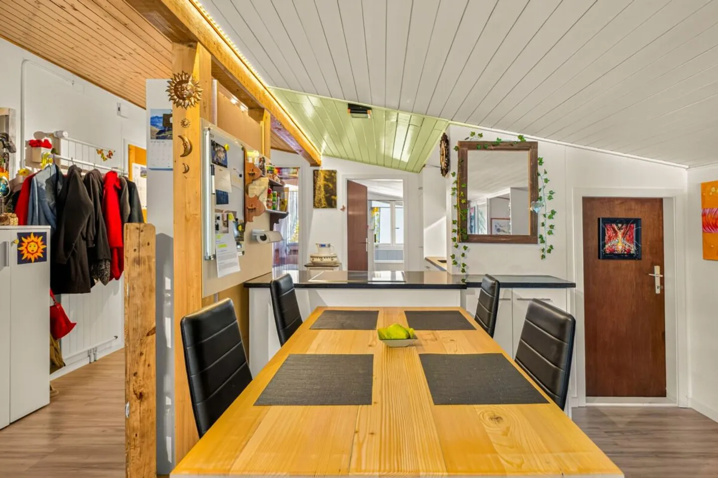 Charming 2.5-room attic apartment in a quiet location - Your new home is waiting for you! - Photo 6 of 13