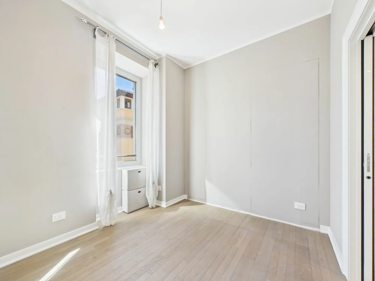 Nuovo Imperdibile Prezzo - Luminoso appartamento 4.5 locali signorile a pochi passi dal lago - Foto 7 von 13