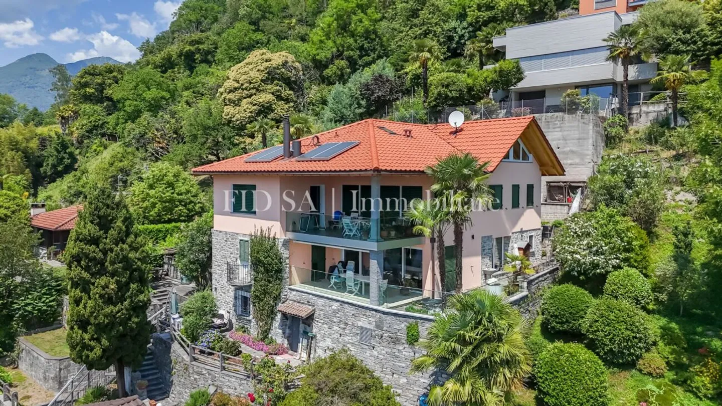 SOLDUNO - Large apartment with unobstructed view in a semi-detached house - Photo 13 of 13
