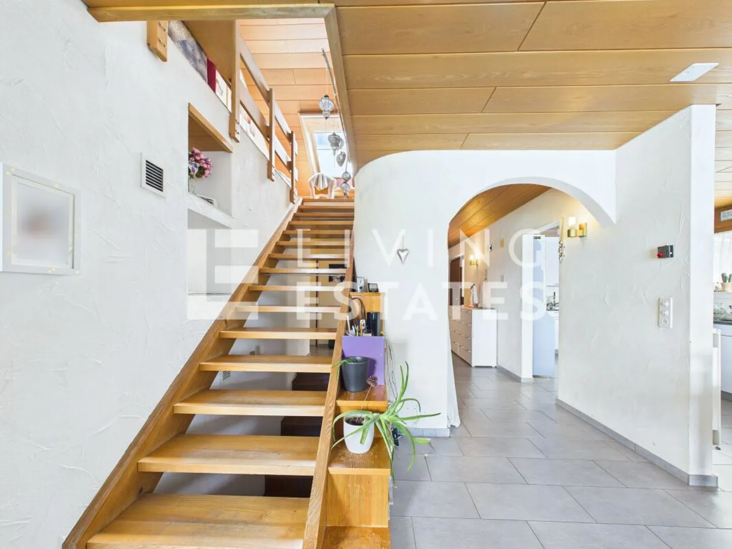 A REAL GEM - SPACE, CHARACTER AND QUALITY OF LIFE - Photo 9 of 13