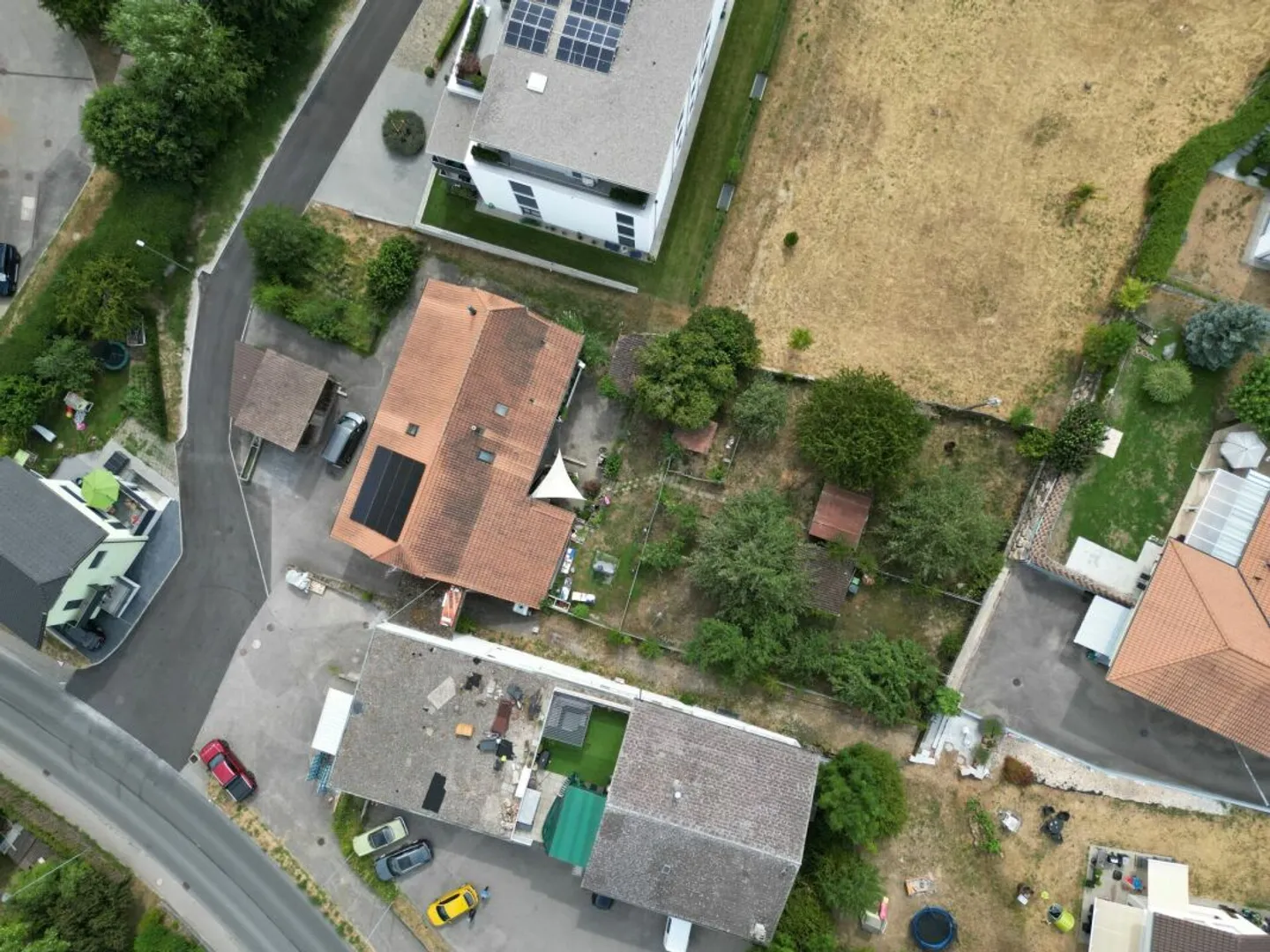Terrain de construction exclusif dans un emplacement attrayant - Photo 3 sur 11
