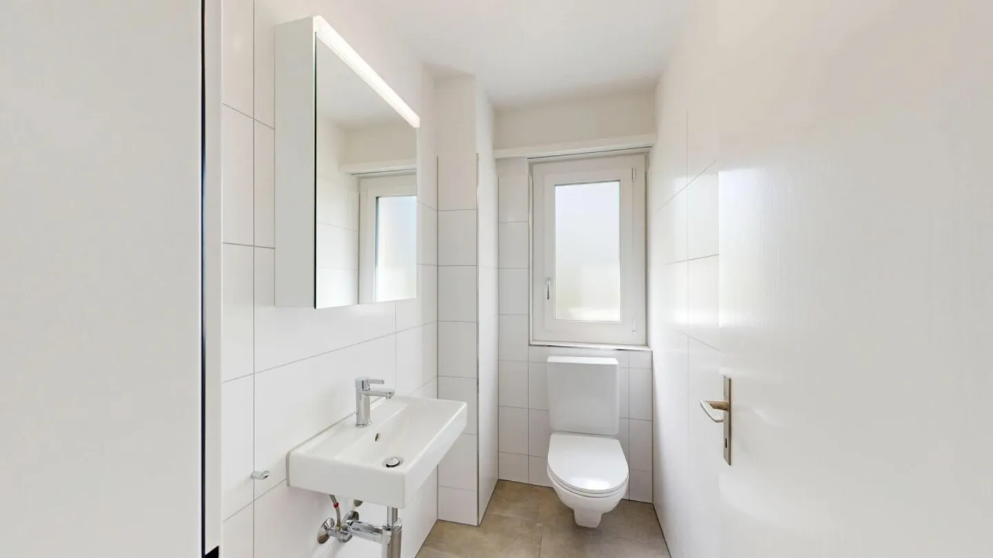 Attractive 3.5-room apartment with sunny balcony - First occupancy after loving complete renovation - Photo 9 of 13