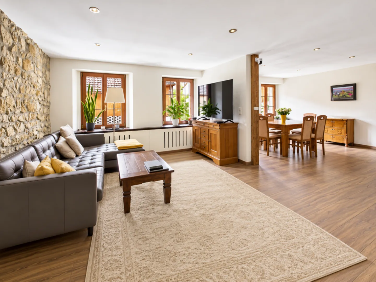CHARMANTE MAISONETTE MIT VIEL PLATZ UND BESONDEREM WOHNAMBIENTE - Photo 1 of 13