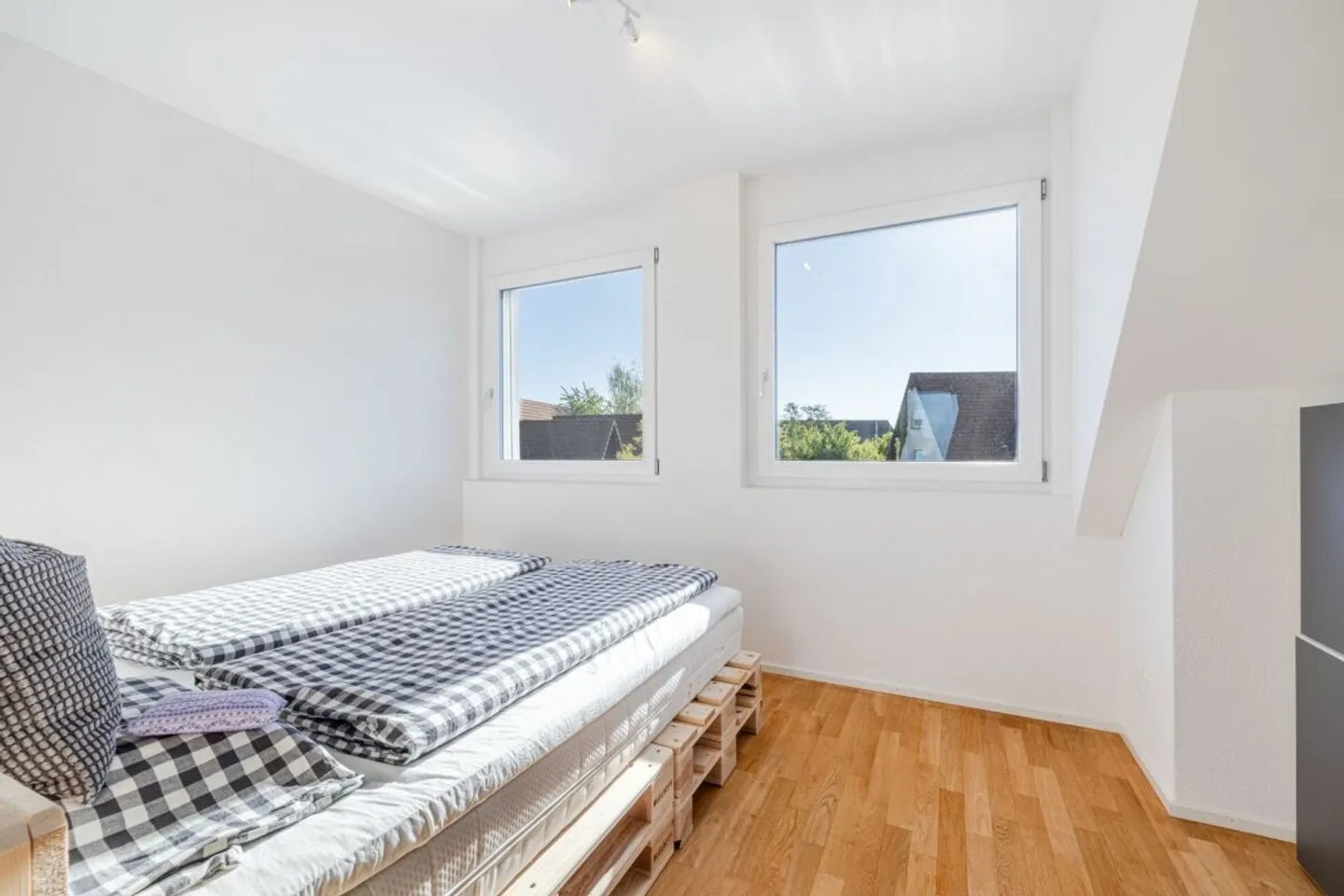 Above the rooftops of Bottighofen - bright and comfortable living - Photo 6 of 7